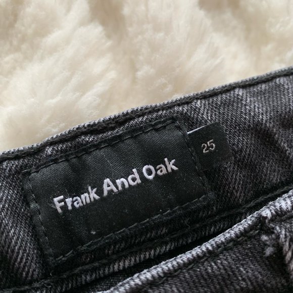 FRANK & OAK | Mom Denim Jeans Black Cropped - Picture 3 of 4